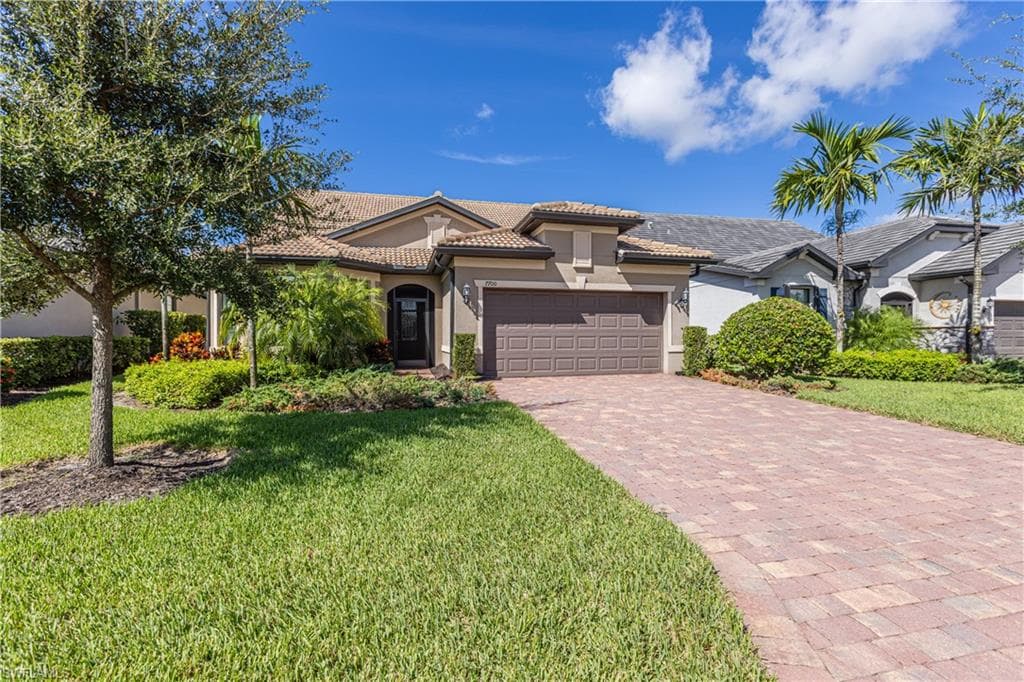 7700 Winding Cypress DR NAPLES, FL 34114