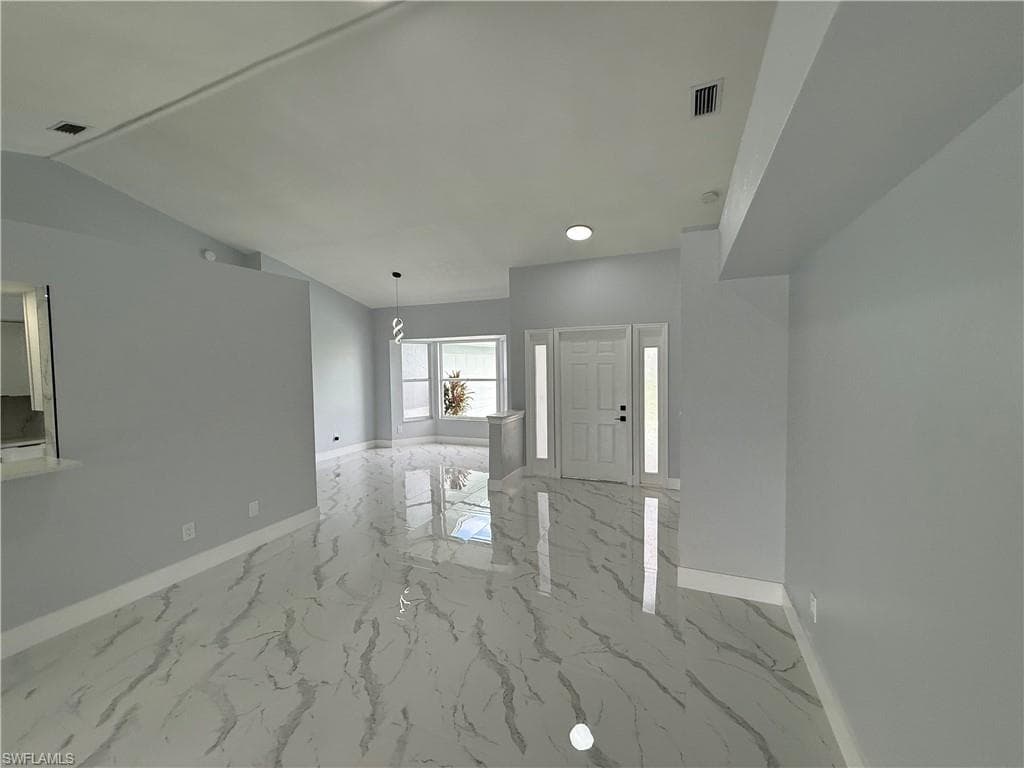 2401 Fisher CT LEHIGH ACRES, FL 33936