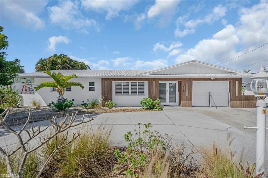4625 Forest Glen DR NORTH FORT MYERS, FL 33903