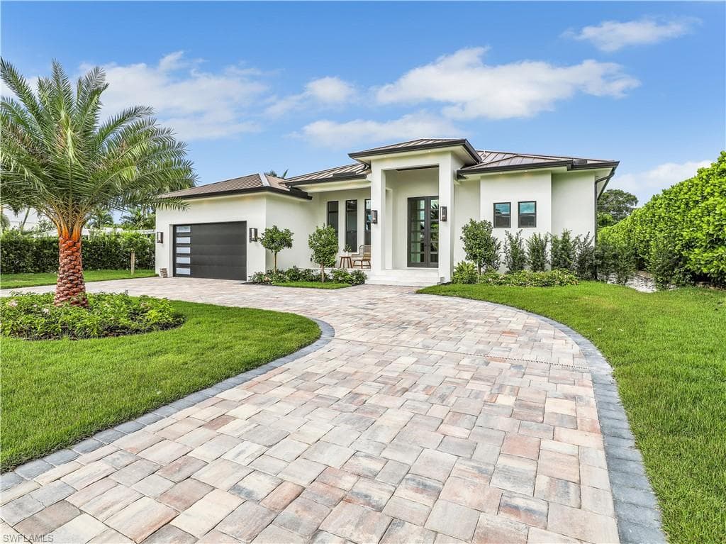 1343 12th ST N NAPLES, FL 34102