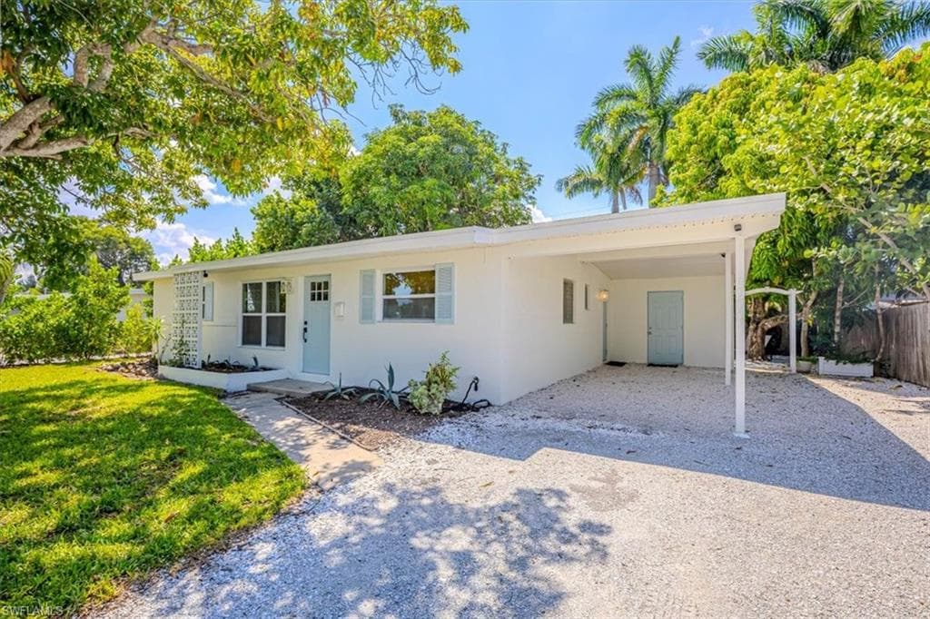 1960 Estey AVE NAPLES, FL 34104