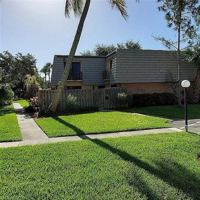 4033 Sandlewood LN 3 FORT MYERS, FL 33907