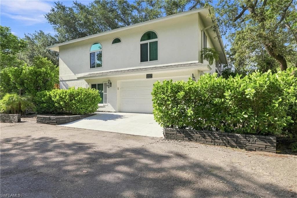 1117 Shady Rest LN NAPLES, FL 34103