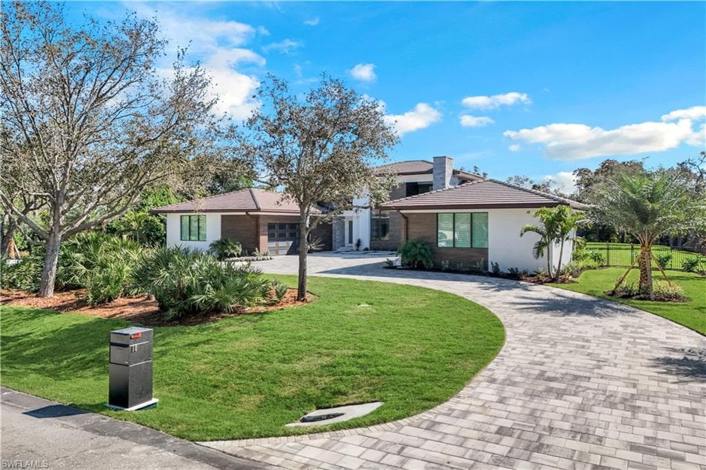 18 Caribbean RD NAPLES, FL 34108