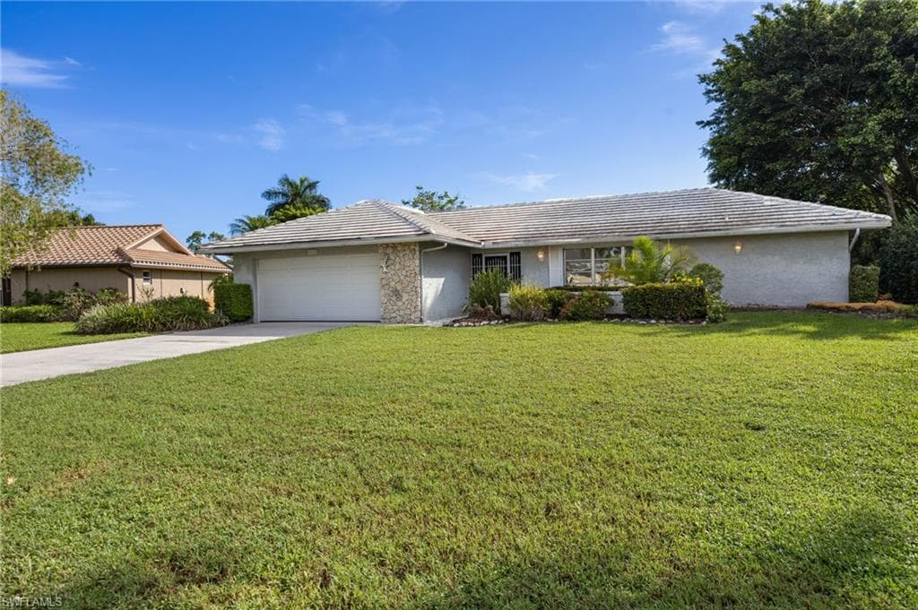379 Torrey Pines PT NAPLES, FL 34113