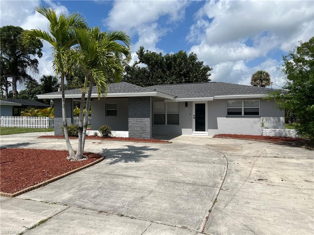 4562 Tennyson DR NORTH FORT MYERS, FL 33903