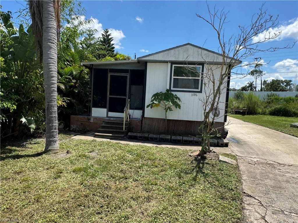 3596 Unique CIR FORT MYERS, FL 33908