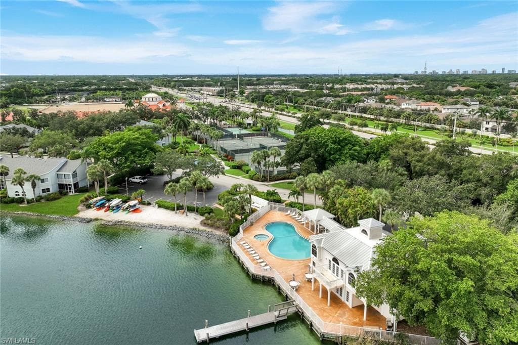 2731 Citrus Lake DR 101 NAPLES, FL 34109
