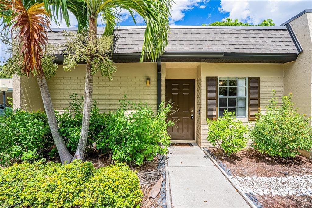 6300 S Pointe BLVD 327 FORT MYERS, FL 33919