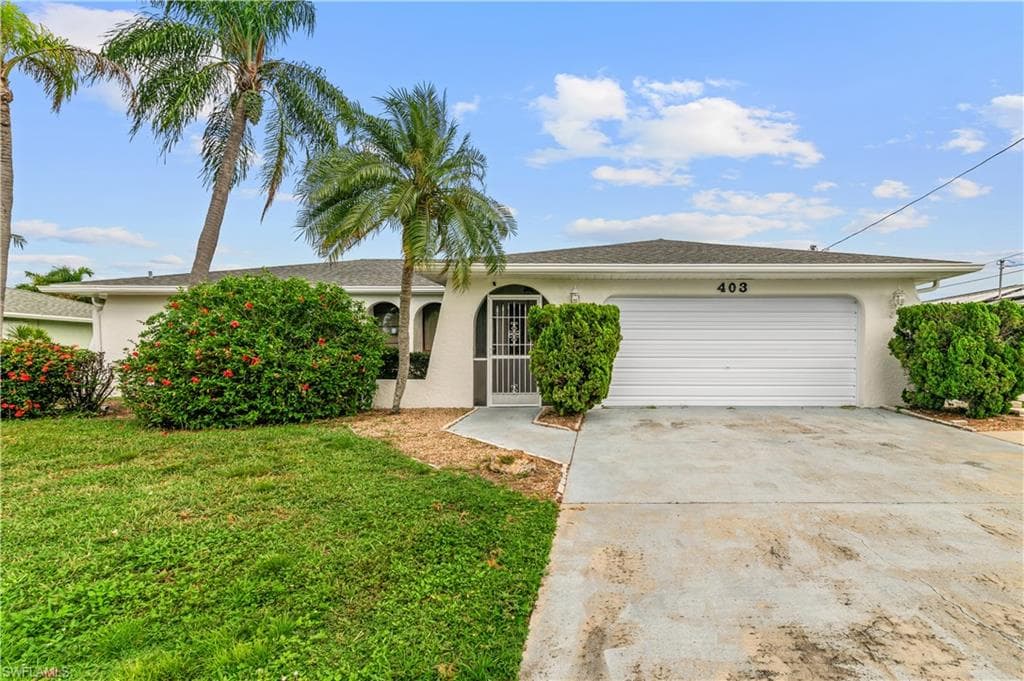 403 SE 33rd TER CAPE CORAL, FL 33904