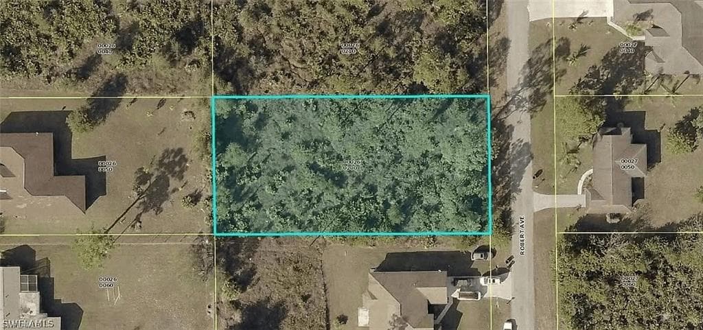 1015 Robert AVE LEHIGH ACRES, FL 33936