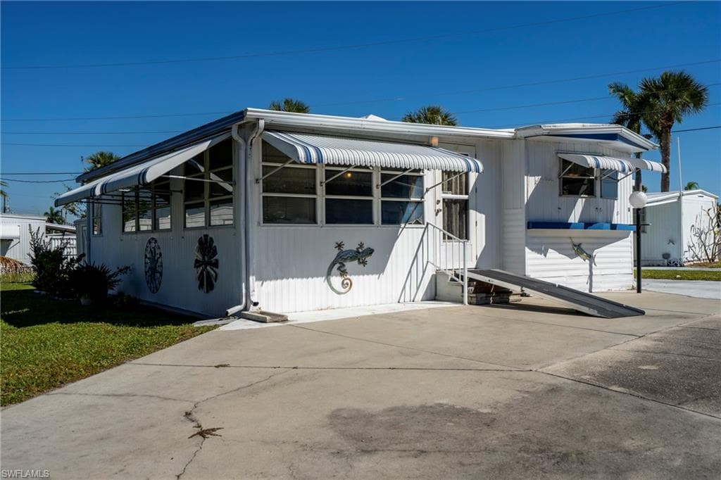 5558 Palm Beach BLVD 14 FORT MYERS, FL 33905