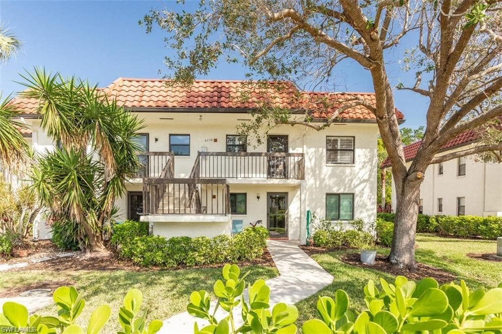 4258 27th CT SW 206 NAPLES, FL 34116
