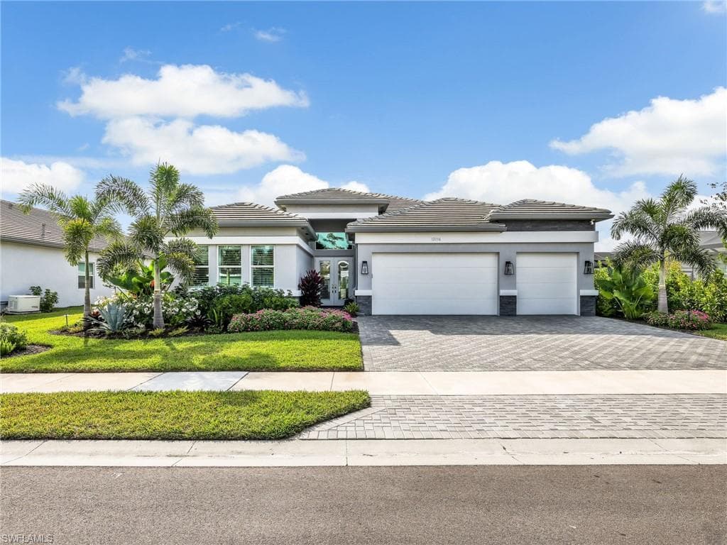 12056 Oleander AVE NAPLES, FL 34120