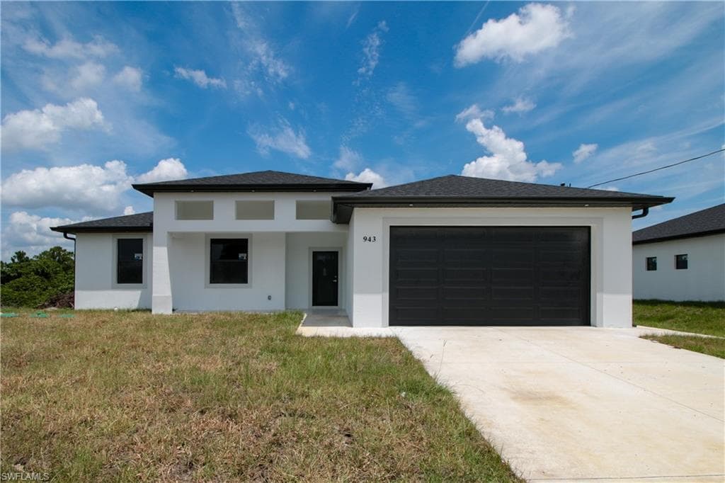 943 Commodore ST LEHIGH ACRES, FL 33974