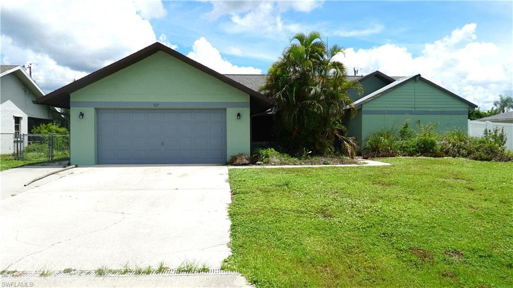 127 12th PL CAPE CORAL, FL 33990