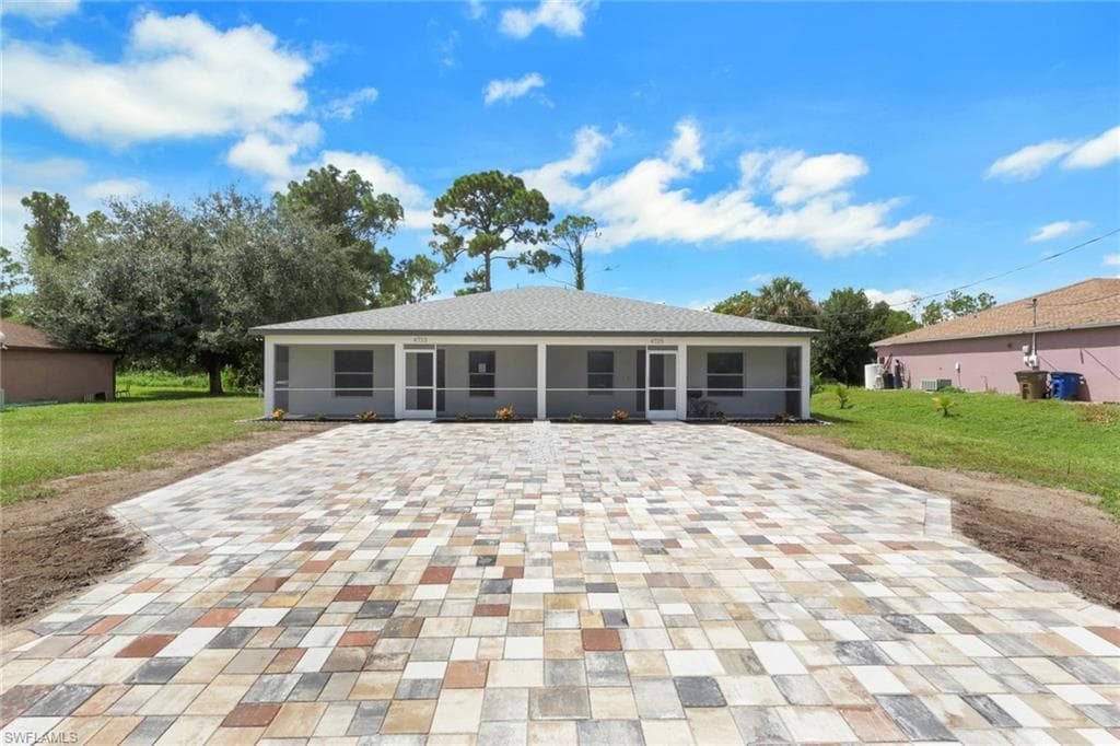 4733/4735 30th ST SW LEHIGH ACRES, FL 33973