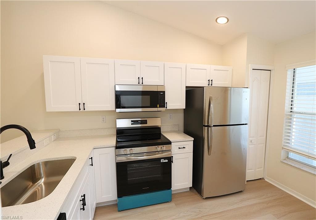 1042 Mainsail DR 822 NAPLES, FL 34114