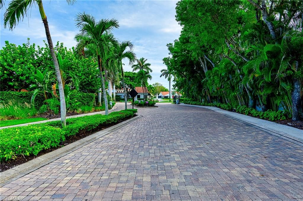583 Beachwalk CIR Q-202 NAPLES, FL 34108