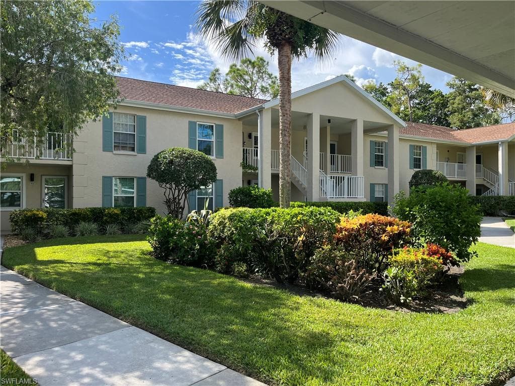 1708 Kings Lake BLVD 204 NAPLES, FL 34112