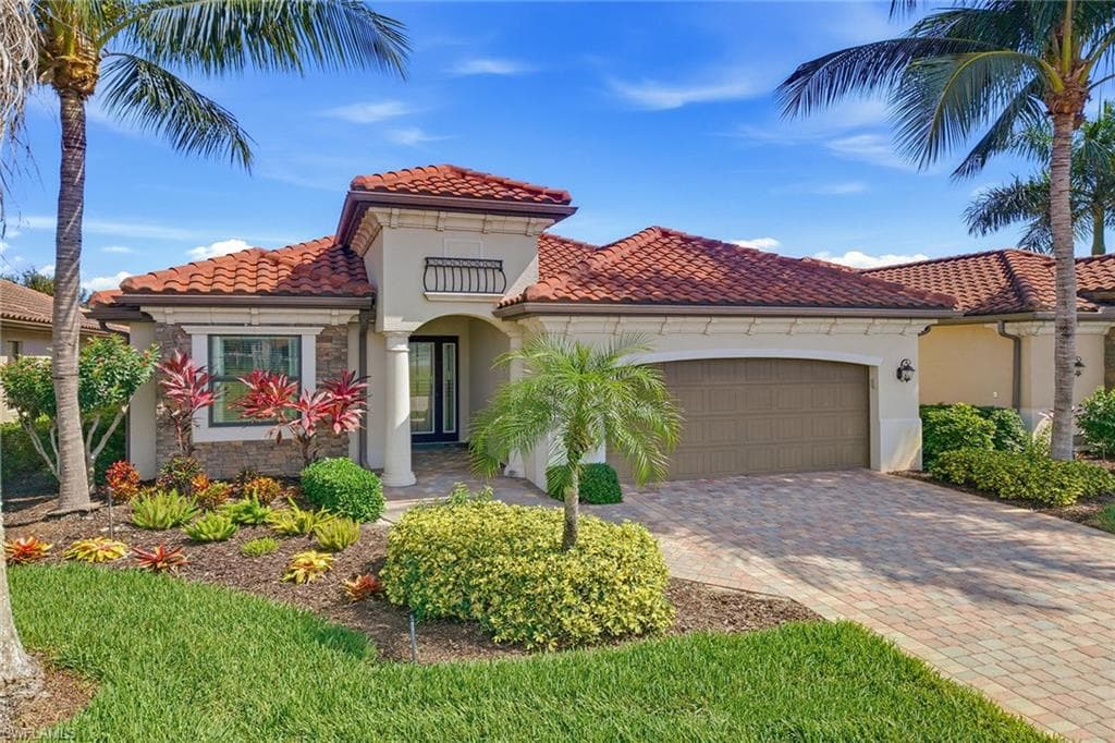 2918 Aviamar CIR NAPLES, FL 34114