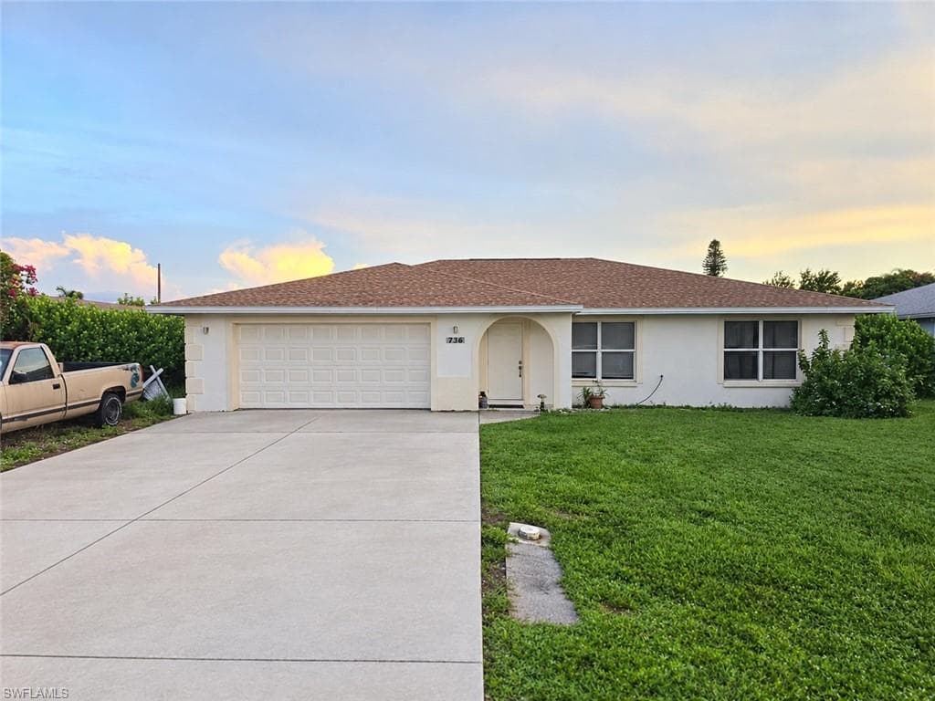736 96th AVE N NAPLES, FL 34108
