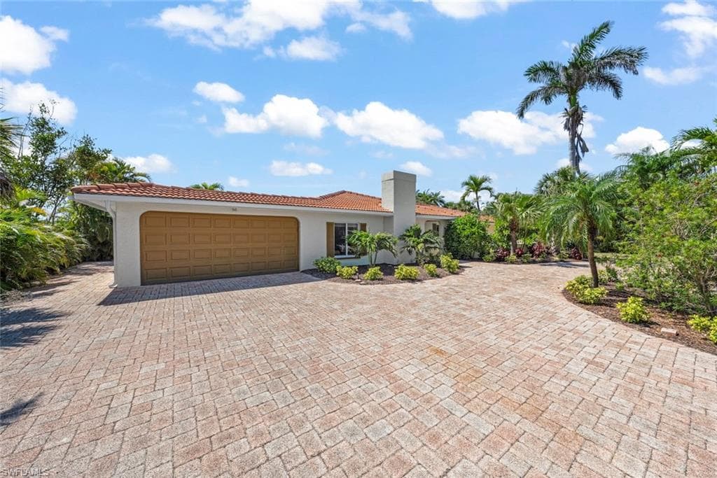 9421 Moonlight DR SANIBEL, FL 33957