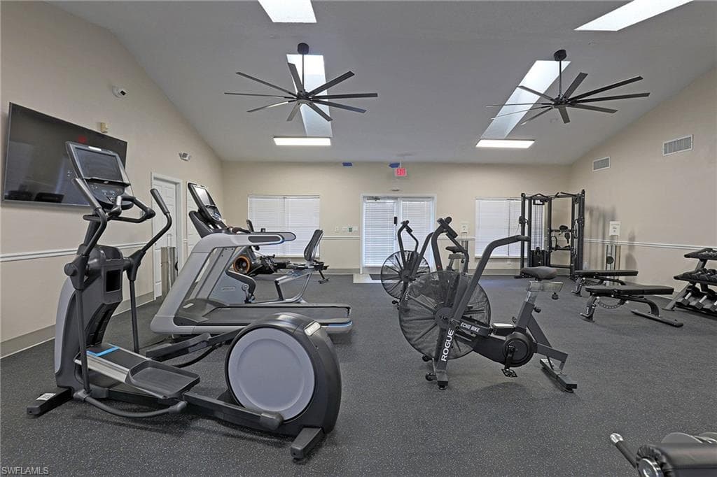 5303 Summerlin RD 301 FORT MYERS, FL 33919