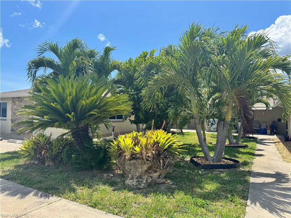 4808 Lucaya DR 1 CAPE CORAL, FL 33904