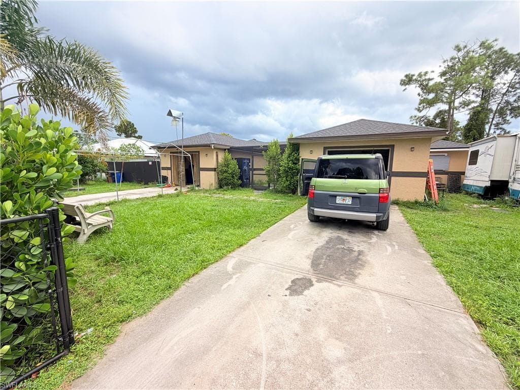 1024-1026 Ainsworth ST E LEHIGH ACRES, FL 33974