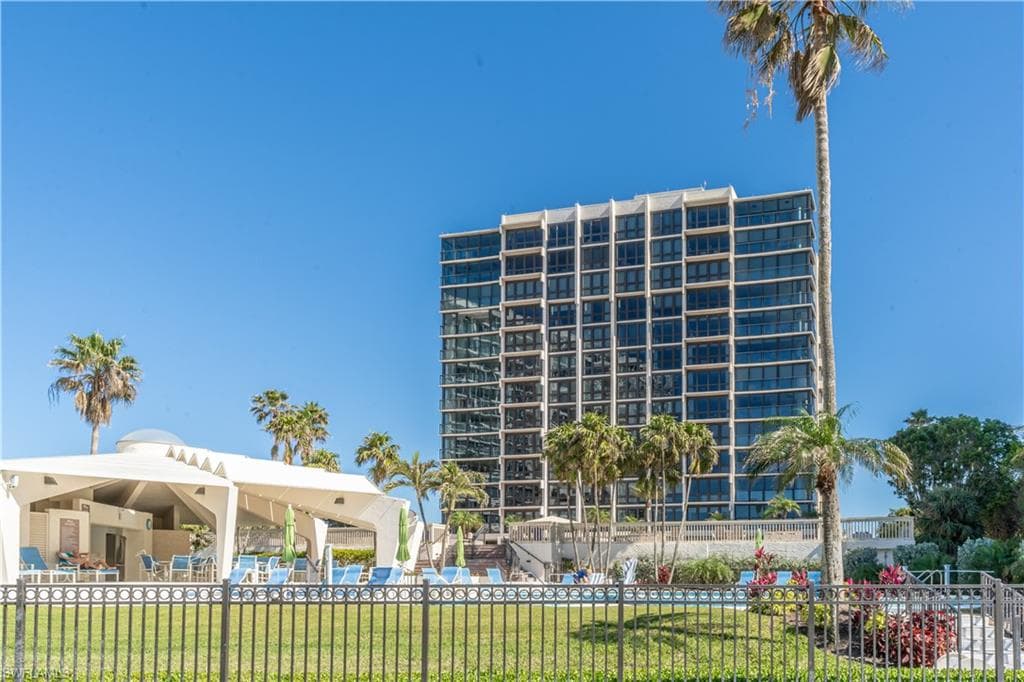 4031 Gulf Shore BLVD N PHIE NAPLES, FL 34103