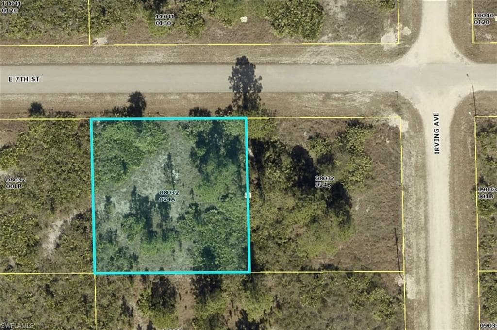 2105 E 7th ST LEHIGH ACRES, FL 33936