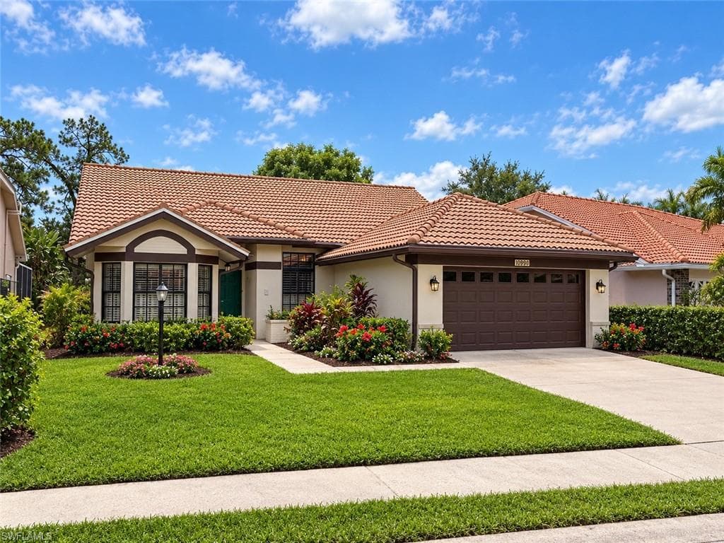 268 Countryside DR W NAPLES, FL 34104