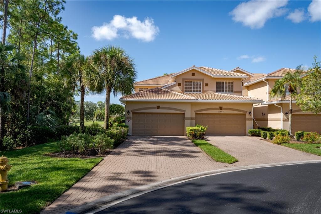 3952 Forest Glen BLVD 101 NAPLES, FL 34114