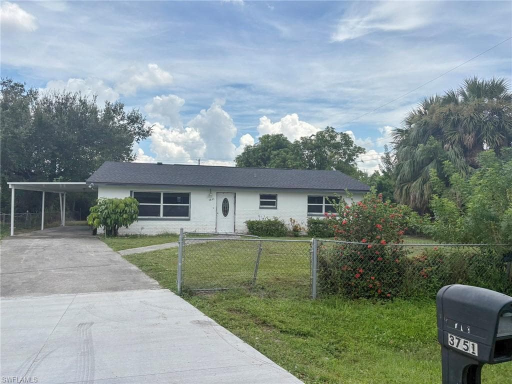 3751 Highland AVE FORT MYERS, FL 33916