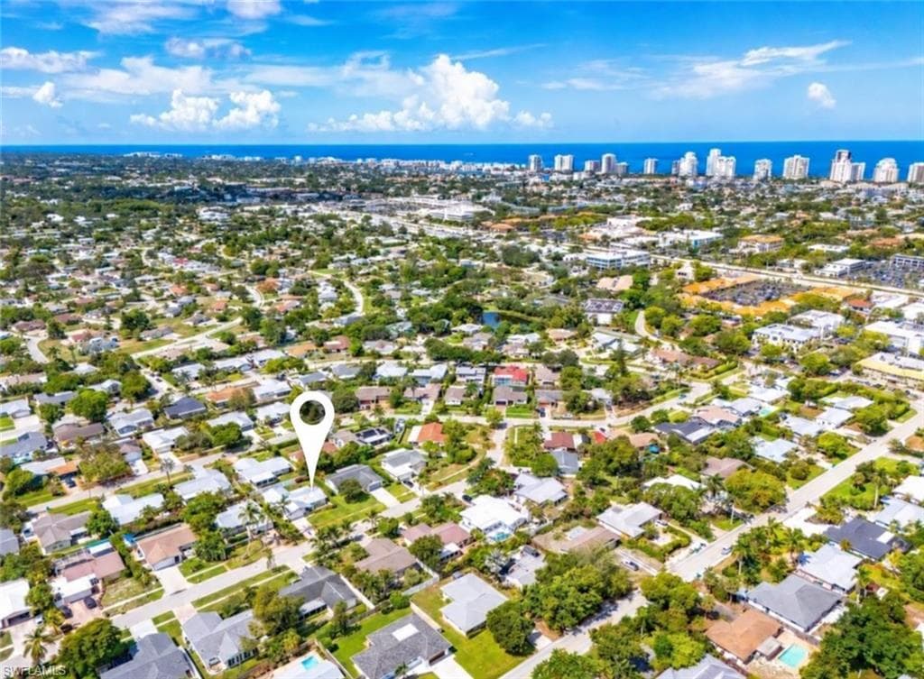1228 Lastrada LN NAPLES, FL 34103