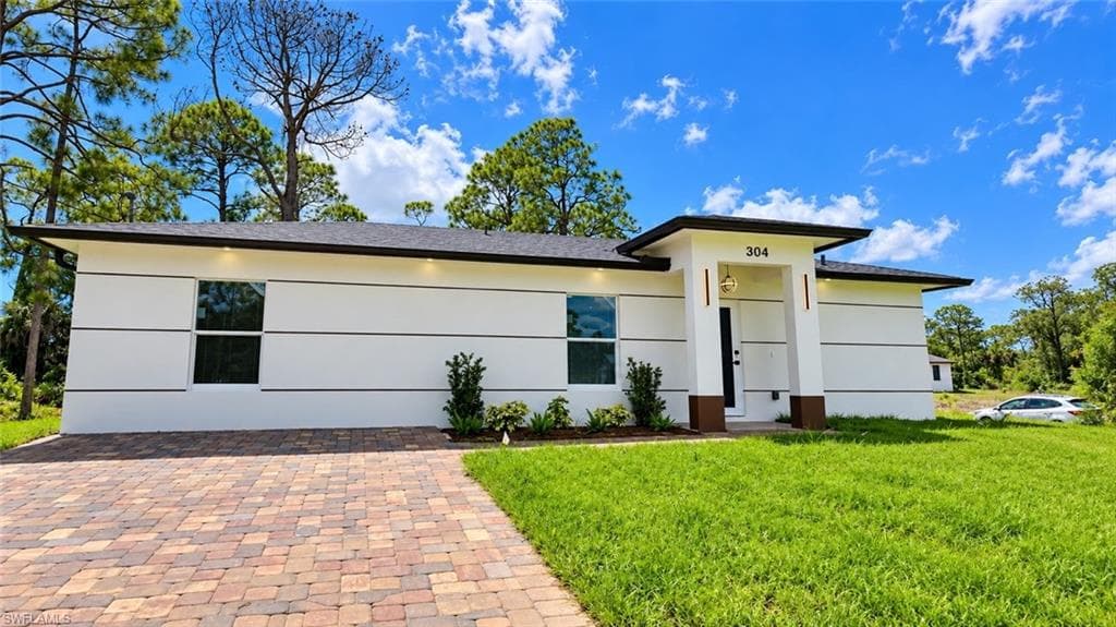 304 mcarthur blvd LEHIGH ACRES, FL 33974