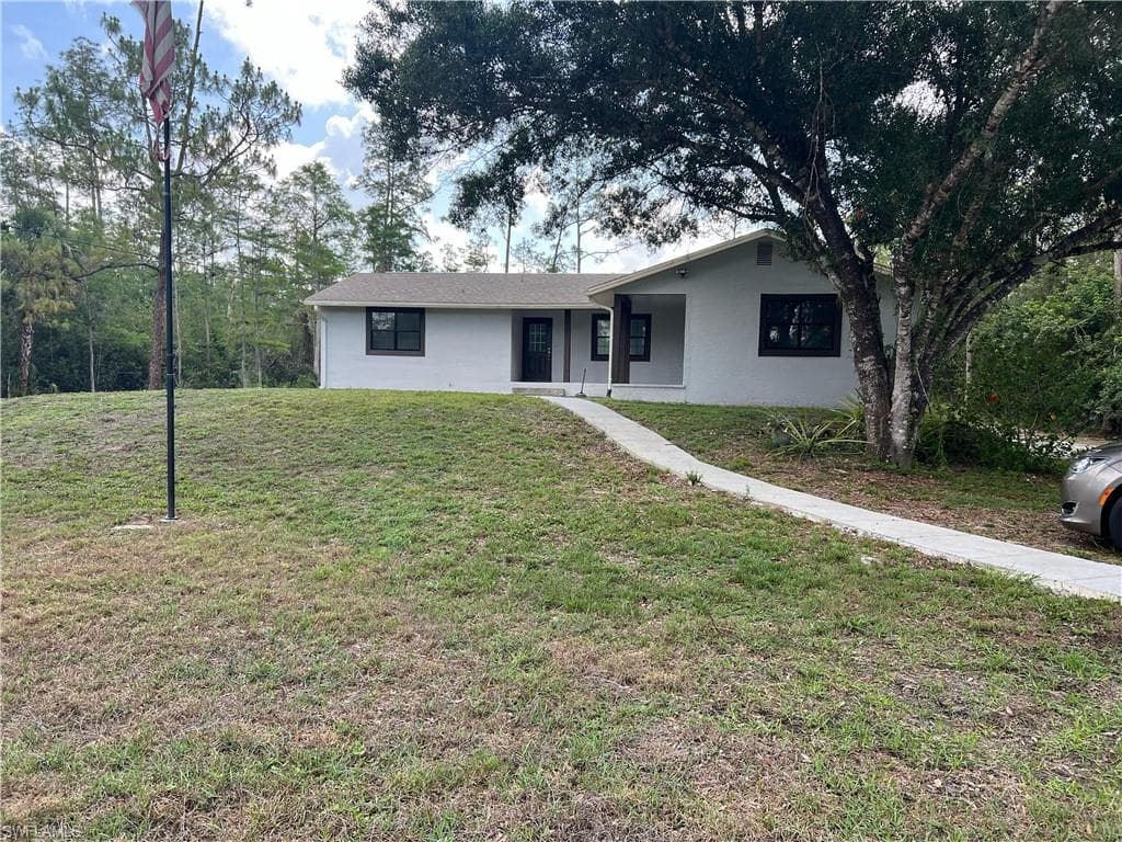 360 Desoto BLVD S NAPLES, FL 34117