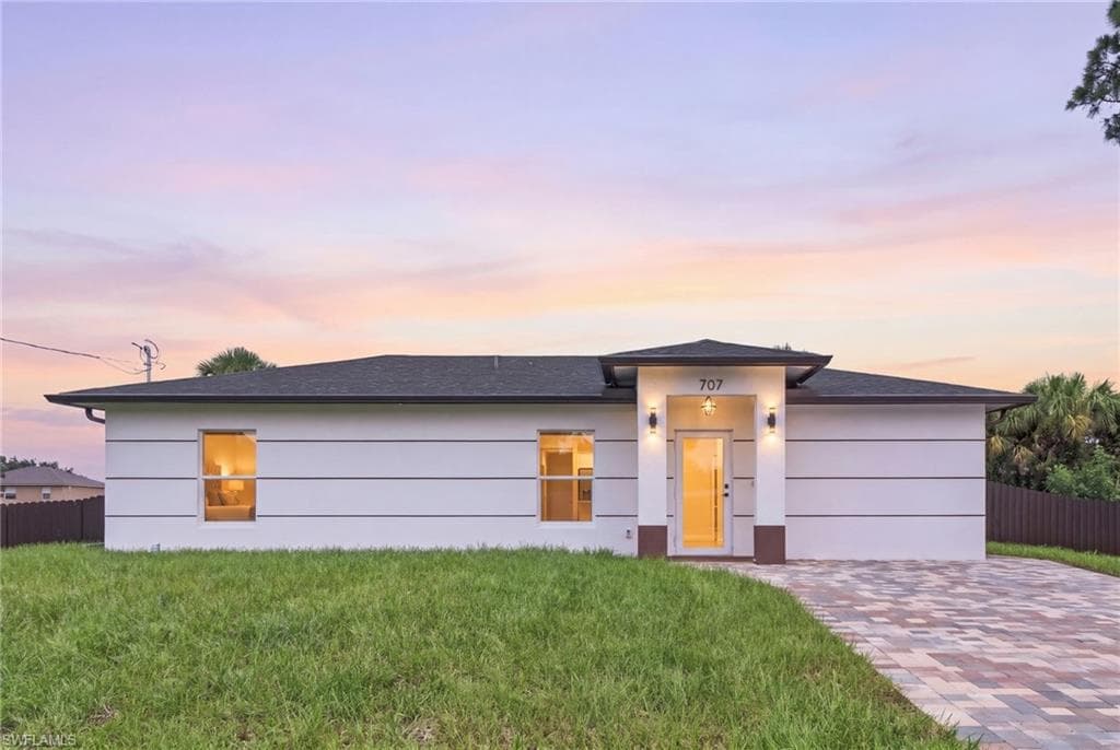707 Sawyer ST LEHIGH ACRES, FL 33974