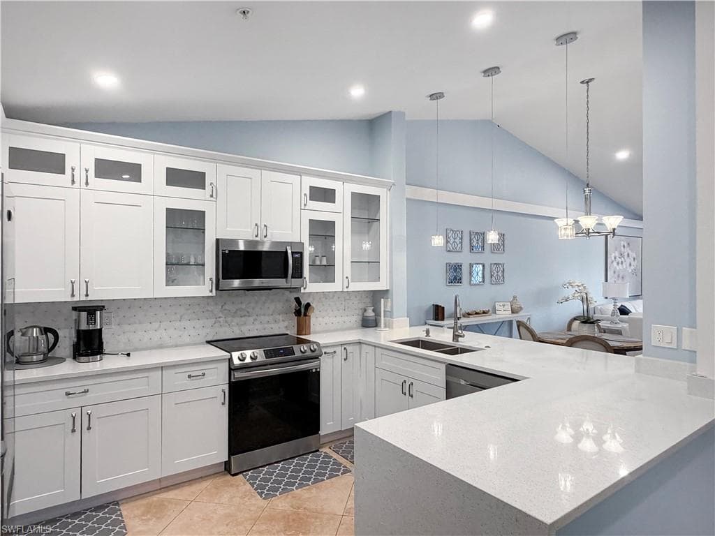 9660 Victoria LN 307 NAPLES, FL 34109