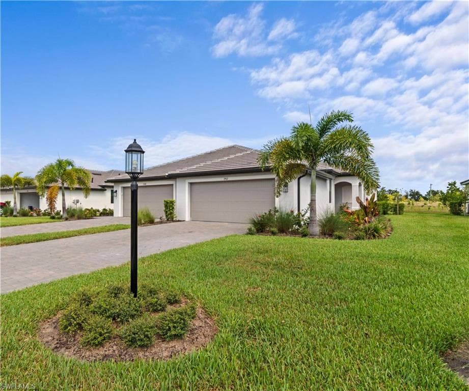 19512 Hinkley DR ESTERO, FL 33928