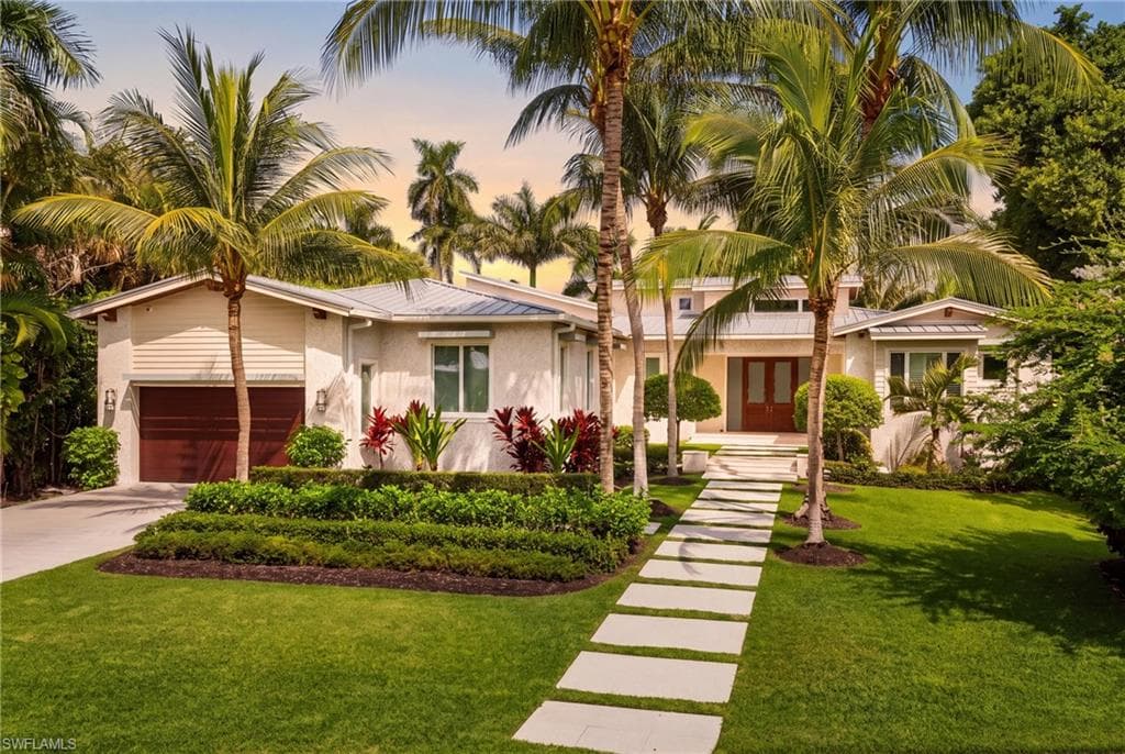 185 North Lake DR NAPLES, FL 34102
