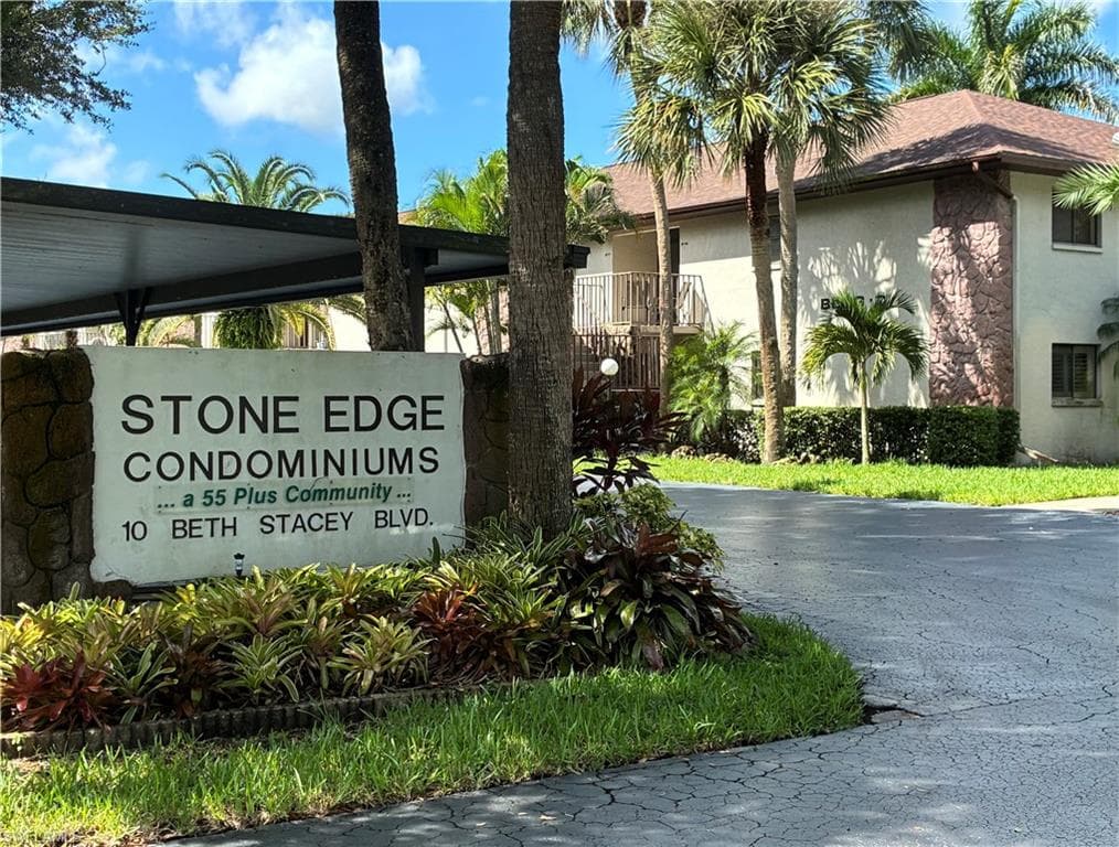 10 Beth Stacey BLVD 110 LEHIGH ACRES, FL 33936