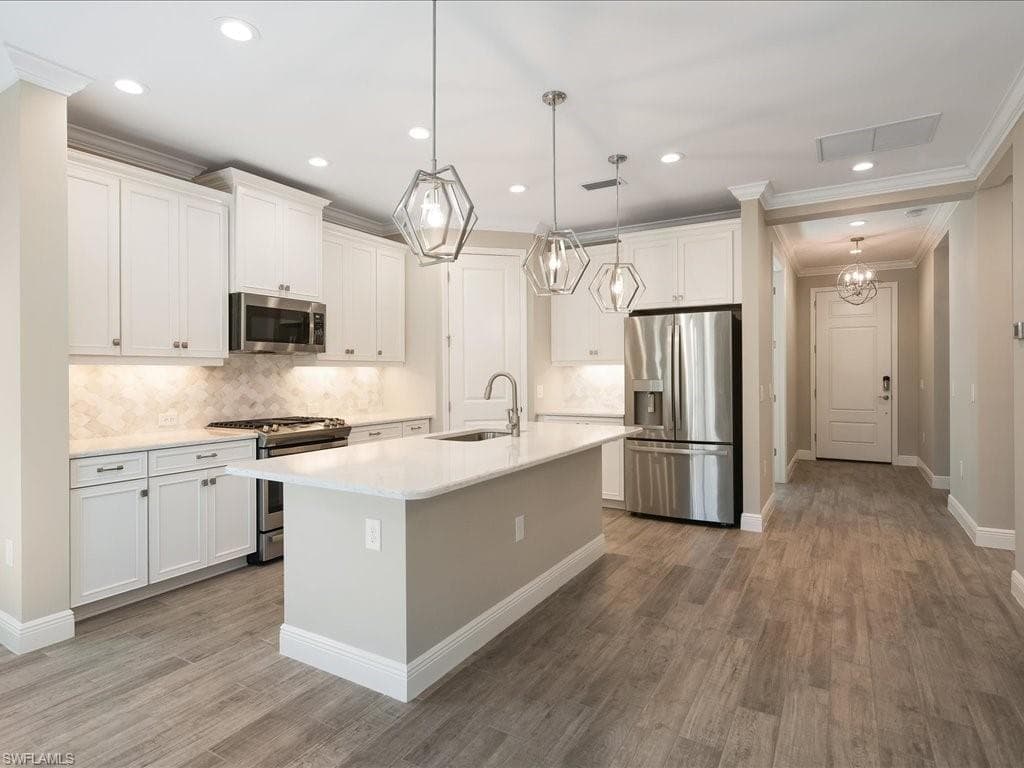2306 Marquesa CIR NAPLES, FL 34112