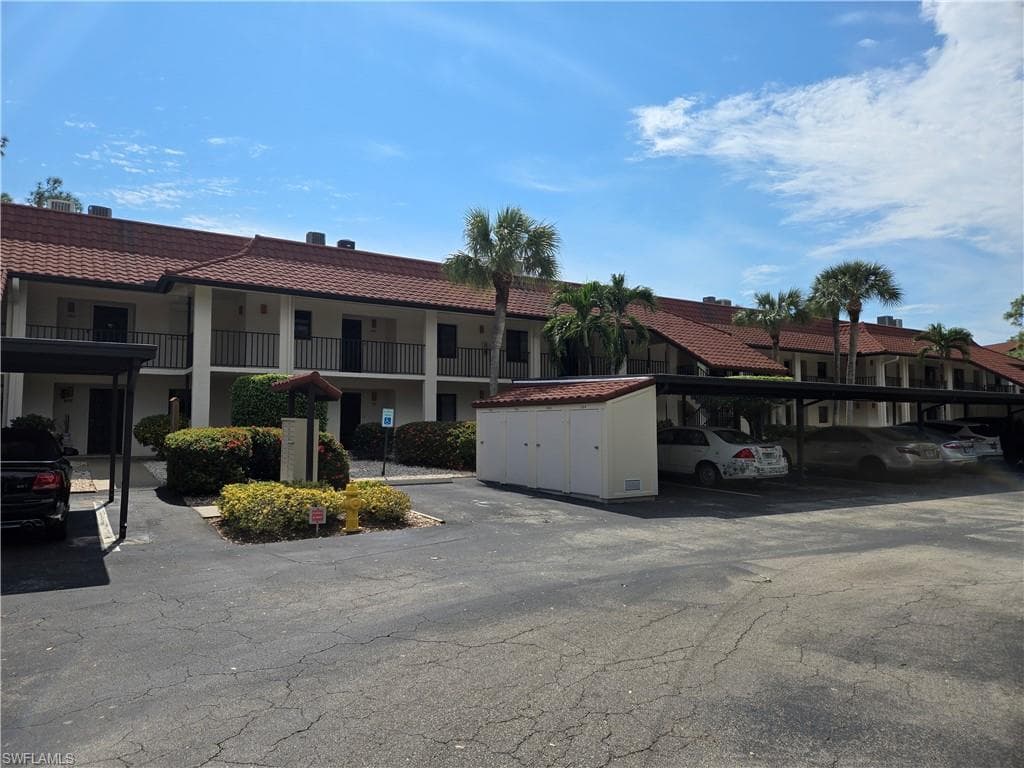 4955 Pepper CIR 105 NAPLES, FL 34113