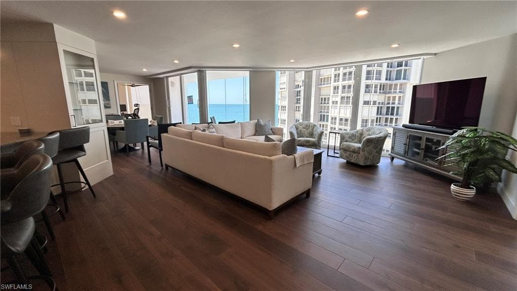 4041 Gulf Shore Blvd 1103 NAPLES, FL 34103