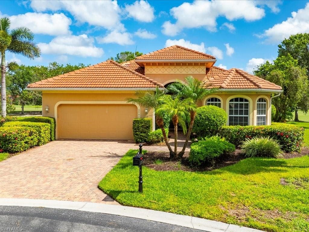 6901 Bent Grass DR NAPLES, FL 34113
