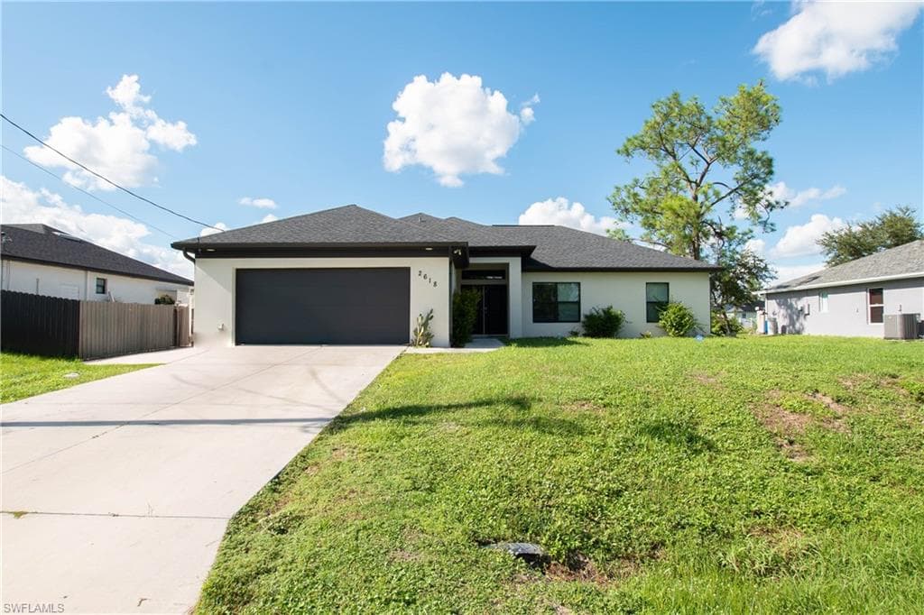 2618 Helen CIR LEHIGH ACRES, FL 33971