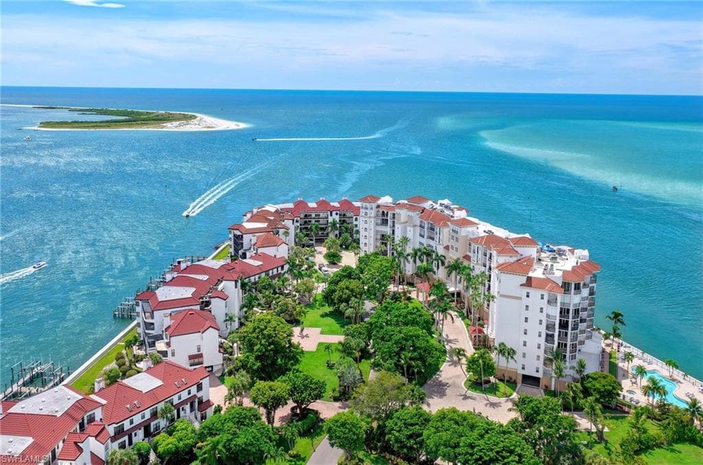 632 La Peninsula BLVD 632 NAPLES, FL 34113
