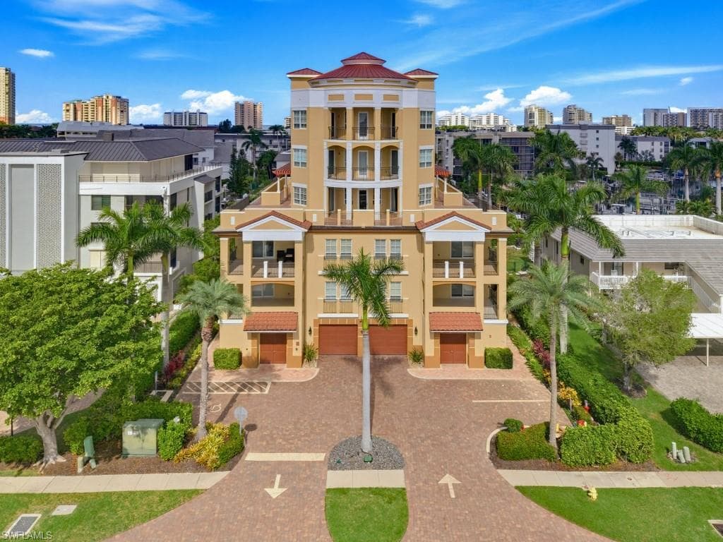 908 Panama CT 405 MARCO ISLAND, FL 34145